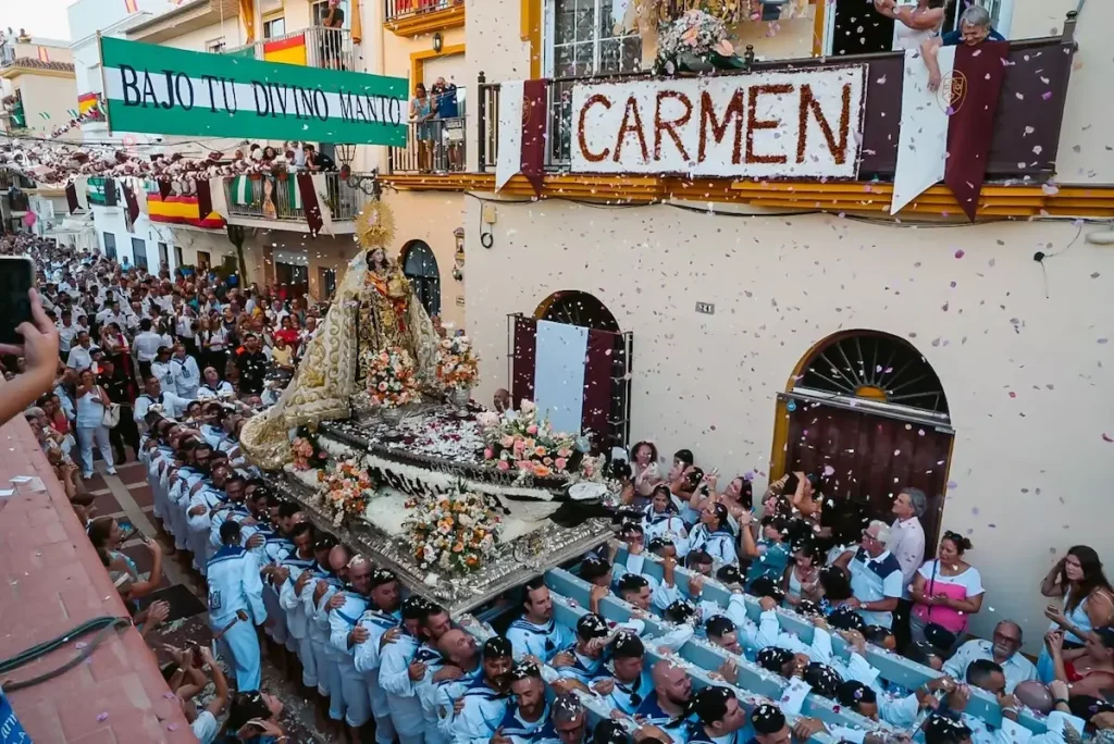 Del Carmen procession